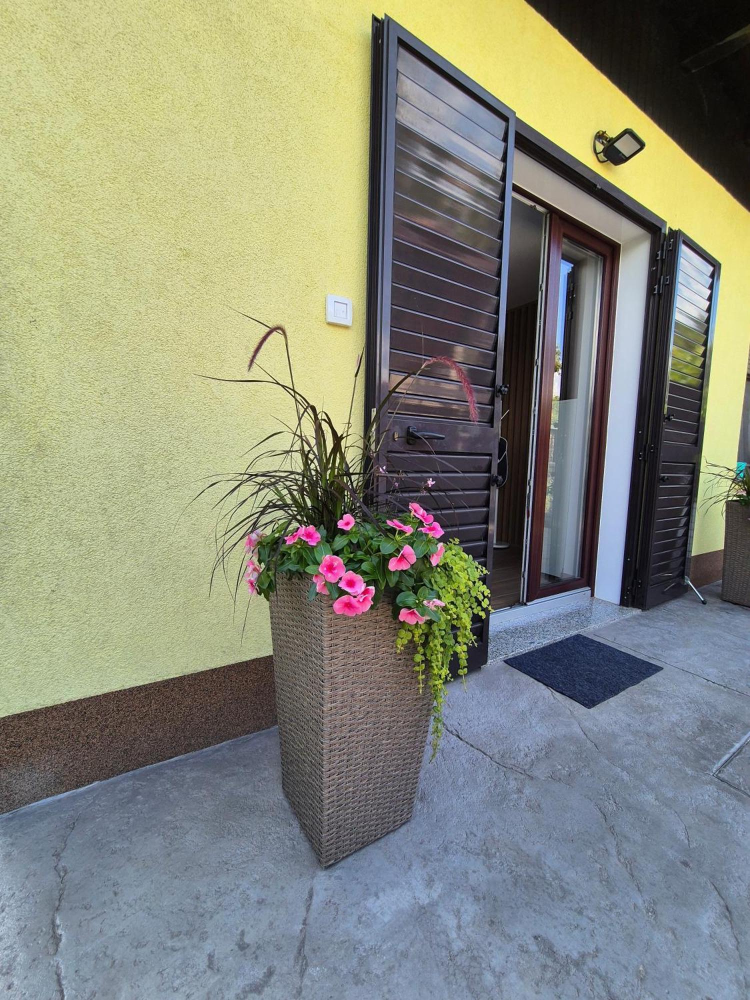 Harmony Apartment Koper Bagian luar foto